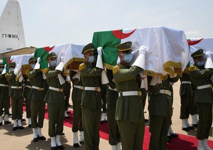 مراسم دفن رفات قادة المقاومة الشعبية في الجزائر