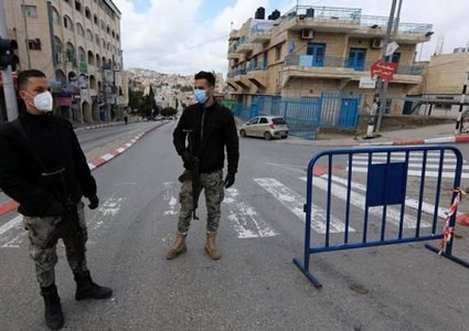 الشرطة تغلق 37 محلاً وتوقف 32 شخصا لعدم التزامهم بالاغلاق