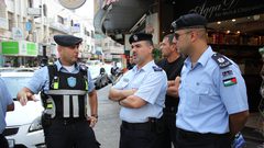 المباحث المرورية تضبط مركبتين في نابلس