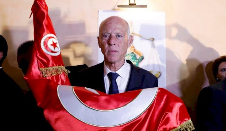 الرئيس التونسي يمنح 34 فلسطينياً الجنسية التونسية