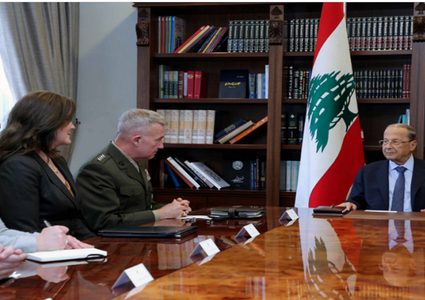 عون ومسؤول أمريكي يبحثان تطوير التعاون العسكري بين البلدين