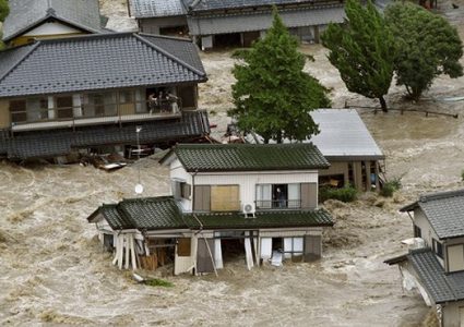 وفاة 60 شخصا في اليابان نتيجة الفيضانات والانهيارات الأرضية
