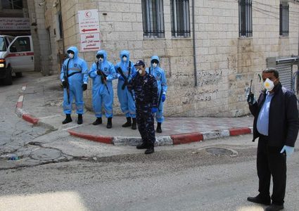 الشرطة تغلق 35 محلا لعدم التزامهم  بحالة الطوارئ في جنين