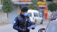 الشرطة :28 مخالفة بحق غير المتلزمين بحالة الطوارئ في نابلس