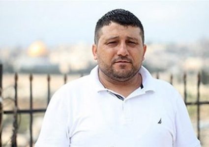 تسليم مطور قرار عسكري يمنعه التواصل مع 20 شخصية تنظيمية وقيادية