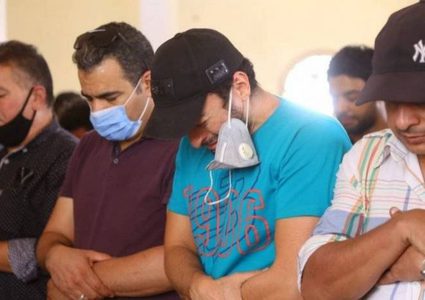 نجوم مصر يشاطرون حمادة هلال أحزانه في وفاة والدته