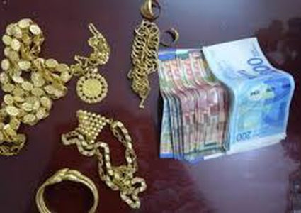 الشرطة تكشف ملابسات سرقة مصاغ ذهبي من شقة بنابلس