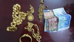 الشرطة تكشف ملابسات سرقة مصاغ ذهبي من شقة بنابلس