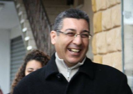 مصاب بكورونا.. مصرع طبيب أسنان إثر سقوطه من علو في جديدة المكر