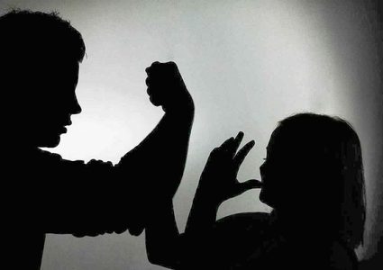 الشرطة تخصص خطا هاتفيا لاستقبال حالات العنف الواقع على النساء