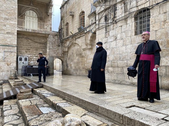 إغلاق كنيسة القيامة في القدس كإجراء وقائي من فيروس كورونا