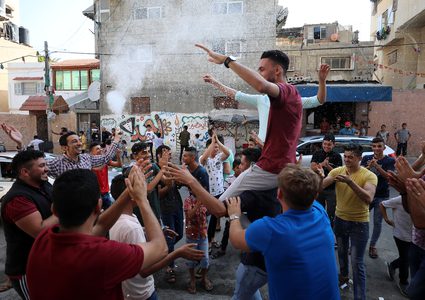 احتفالات في شوارع غزة ابتهاجاً بنجاح طلاب الثانوية العامة