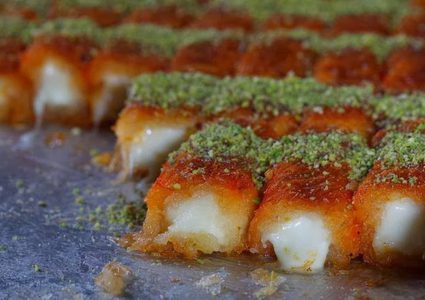 حلويات "البرمة" تتصدر الطلبات للتنهئة بمناسبة نجاح طلاب الثانوية