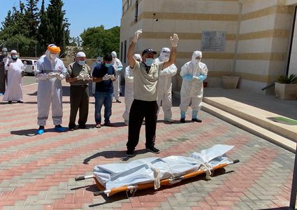 وفاة سيدة خمسينية بعد اصابتها بفيروس كورونا في الخليل