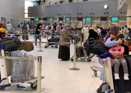 1215 عالقا مصريا يغادرون الكويت إلى 4 محافظات عبر 7 رحلات