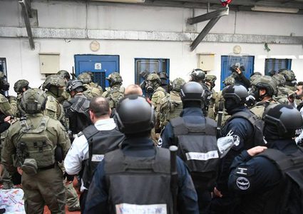 توتر في سجن "عوفر" بعد اقتحامه من قبل قوات القمع الاسرائيلية