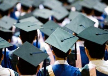 التعليم العالي: لا تتوفر منح أو مقاعد دراسية حالياً نتيجة كورونا