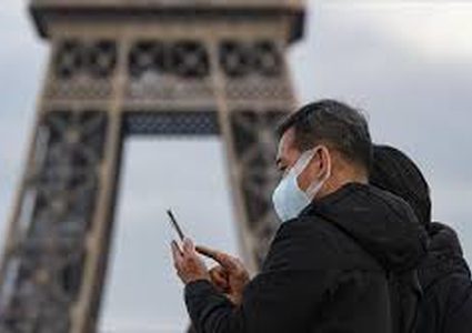 فرنسا بصدد فرض استخدام الكمامات في الأماكن العامة المغلقة