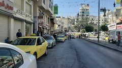 شوارع خالية من حركة المواطنين في الخليل مع إعلان حالة الطوارئ بسبب كورونا