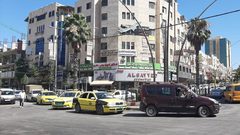 شوارع خالية من حركة المواطنين في الخليل مع إعلان حالة الطوارئ بسبب كورونا