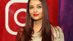 إصابة ملكة جمال العالم السابقة آيشواريا راي بكورونا