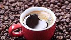 تحذير.. تناول القهوة في الجو الحار يؤدي إلى جفاف الجسم