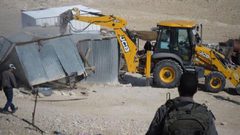 الاحتلال يهدم مسكنا زراعيا في دورا جنوب الخليل