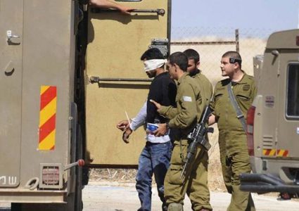 قوات الاحتلال تعتقل 11 مواطنا بينهم أسير محرر