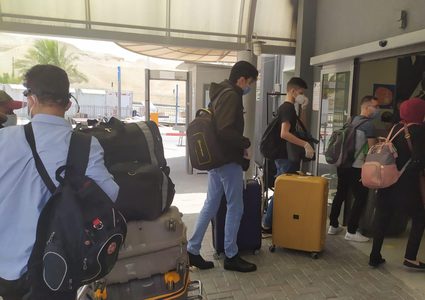 الخارجية توضح آلية تسجيل العالقين من وإلى الولايات المتحدة