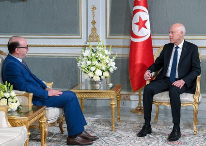 الفخاخ يقدم استقالته للرئيس التونسي قيس سعيد