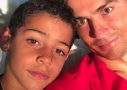 القضاء البرتغالي يلاحق نجل كريستيانو رونالدو