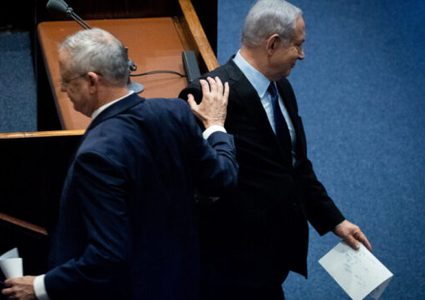 نتنياهو وغانتس يتبادلان الاتهامات بسبب "أزمة كورونا"