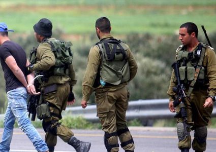 حملة اعتقالات في أنحاء متفرقة من الضفة