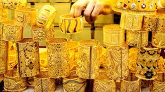 الذهب يستقر قرب أعلى مستوى منذ 9 سنوات