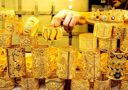 الذهب يستقر قرب أعلى مستوى منذ 9 سنوات