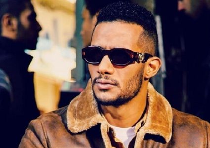 الطيار المصري يرد على قرار المحكمة بحبس محمد رمضان