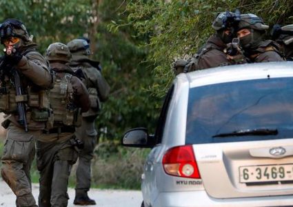 قوة إسرائيلية خاصة تختطف 3 شبان شمال رام الله
