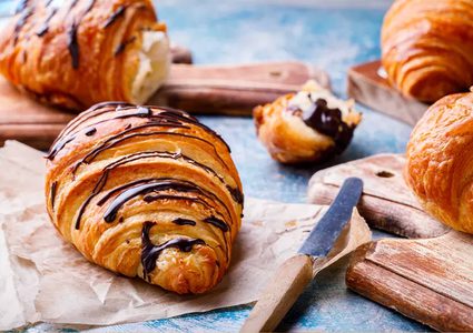 طريقة عمل الكرواسون