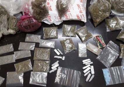 شرطة جنين تقبض على تاجر مخدرات وتضبط مواد مخدرة