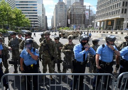 مقتل شخص واصابة 8 اخرين في هجوم على حشد في واشنطن