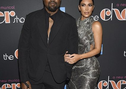 كاني ويست يتهم كيم كارداشيان بمحاولة زجه في مستشفى أمراض عقلية