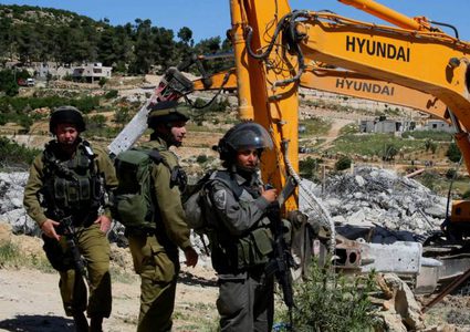 الخليل: الاحتلال يهدم مسكنين في قرية بيرين