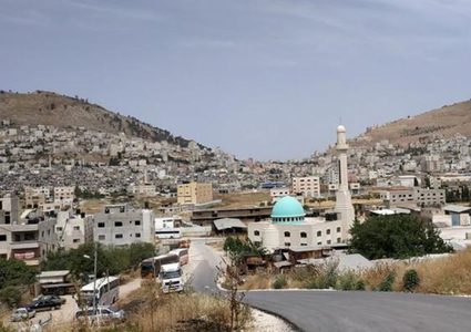 محافظ نابلس يقرر اغلاق بلاطة البلد شرق نابلس