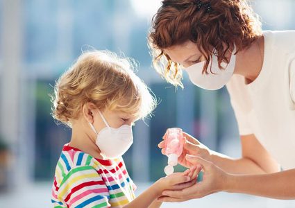 كيف يؤثر عمر الأطفال على خطورة إصابتهم بعدوى كورونا؟