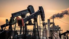 النفط مستقر مع تجاذب السوق بين زيادة في الإصابات بكورونا