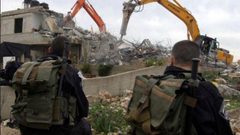 الاحتلال يخطر بهدم غرفتين سكنيتين جنوب الخليل