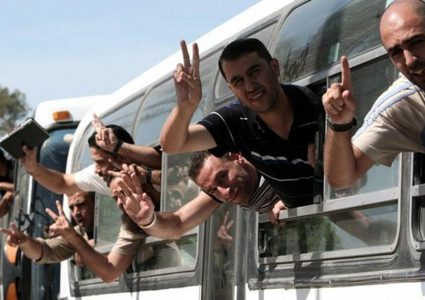 فروانة: 39 صفقة تبادل أسرى مع الاحتلال منذ العام 1948