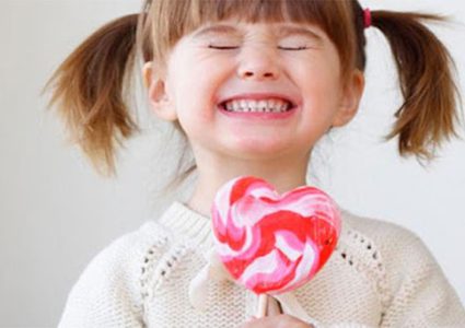 بسبب كورونا.. بلدة إسبانية تمنع الوجبات الخفيفة في الأماكن العامة