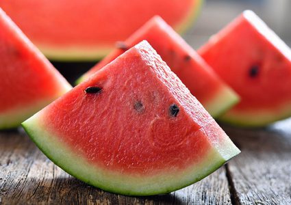 تحذير.. البطيخ الأحمر يضر بصحة كل من يعاني من الأمراض الهضمية