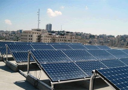 طولكرم: اتفاقيات لإنشاء مشروع محطة طاقة شمسية وتطوير شبكات المياه